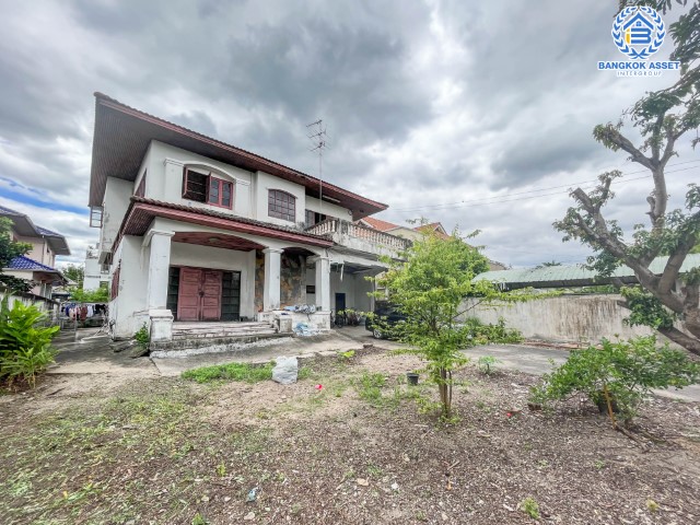 *****บ้านเดี่ยวมือสองย่านนนทบุรี ม.ซอยงามวงศ์วาน3 แยก10 งามวงศ์วาน เนื้อที่กว้างขวางมากถึง 107 ตร.ว. ฟังก์ชัน 3 ห้องนอน 2 ห้องน้ำ 2 ที่จอดรถ บนทำเลเยี่ยม ใกล้เซ็นทรัลรัตนาธิเบศร์, รถไฟฟ้าสายสีม่วง "สถานีศูนย์ราชการนนทบุรี" และทางด่วน "งามวงศ์วาน" ห้ามพลาด!